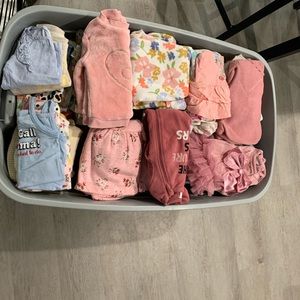 Hello sale of baby clothes. 10 pieces of random girl's clothes